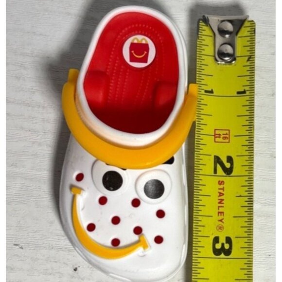 Crocs McDonalds Happy Meal Toy White Shoe Keychain Yellow Handle & Blue Ring - Picture 8 of 8